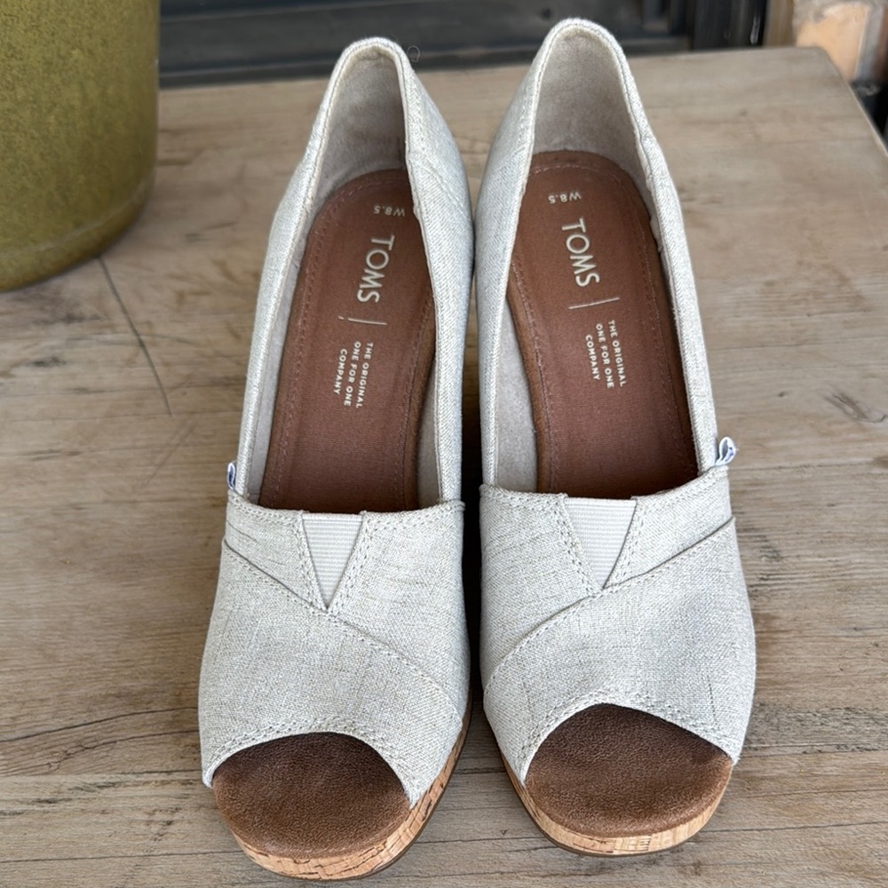 TOMS Women's Cream Peep Toe Shoes